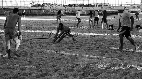03~South Beach Volleyball