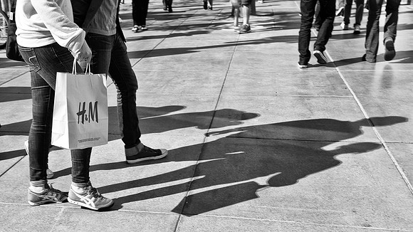 H & M Shopper