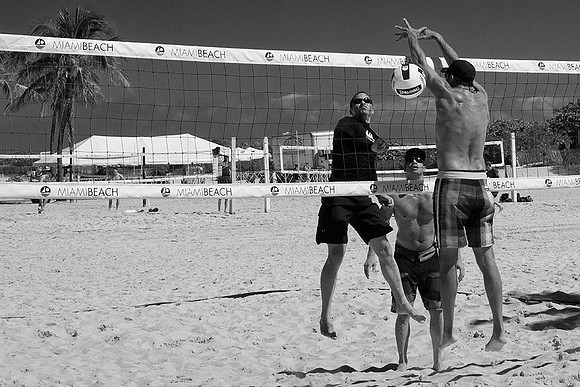 08~South Beach Volleyball