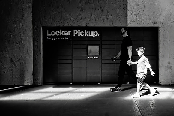 08~Locker Pickup~R0028153