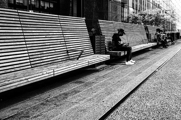 02~Please Be Seated