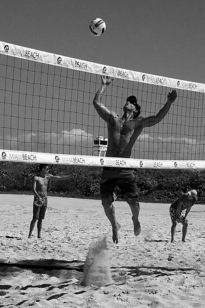 10~South Beach Volleyball